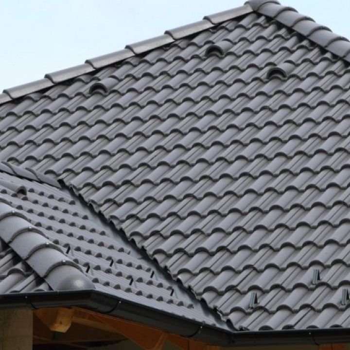 újHáz Standard Szegélycserép jobb Elegant fekete