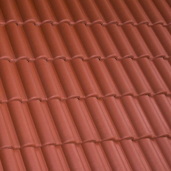 Bramac Római Novo Félnyeregtető cserép rubinvörös